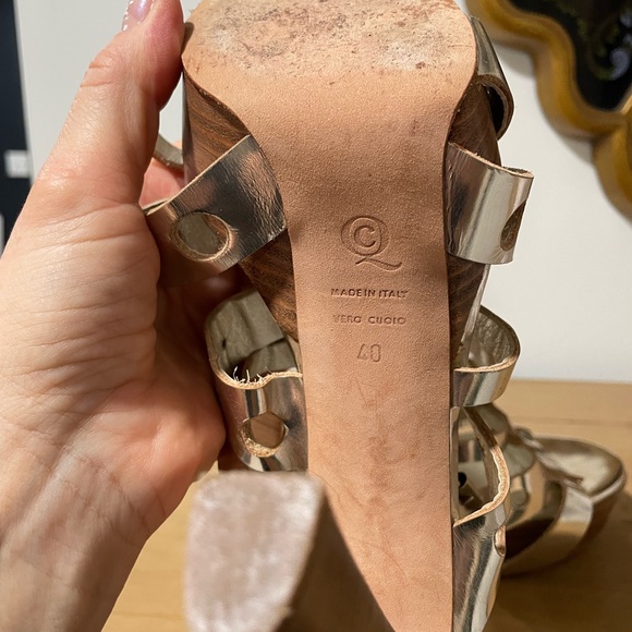 Alexander McQueen Gold and Tan Heels - Picture 6 of 7